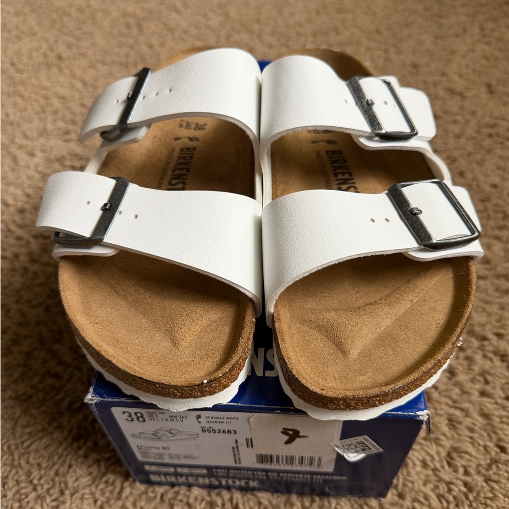 Women’s Birkenstock Arizona BS in Size 38 White